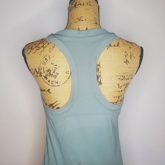 Lululemon Racerback Tank in Light Blue Size 8 - Picture 7 of 8